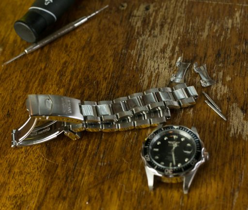 Invicta 8932 Pro Diver Unboxing – Removing Bracelet