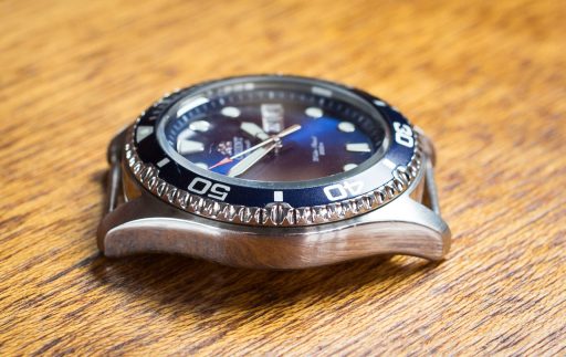 Orient Ray II Review – Case left side